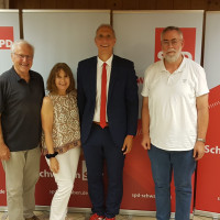 Die Delegierten des Ortsvereins Dillingen mit Christoph Schmid bei der Bundeswahlkreiskonferenz 153